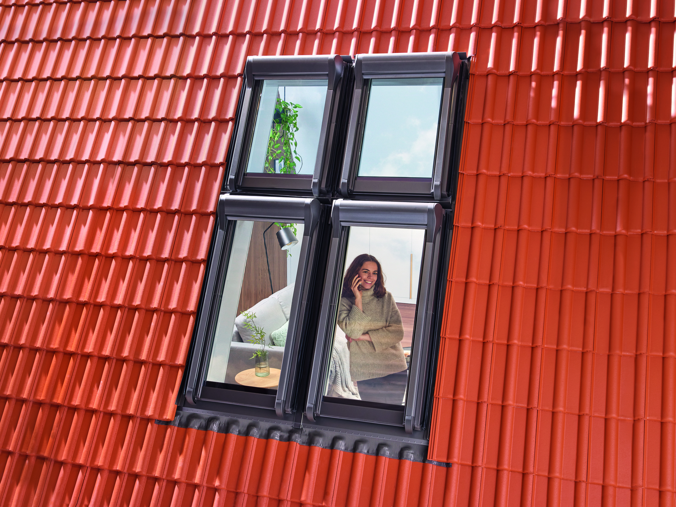 Roto Designo Klapp-Schwingfenster R8 Kunststoff Austausch Renovierung AR2-840769M Erwachsener, Weiblich, Person, Frau, Fenster, Erwachsener, Weiblich, Person, Frau, Fenster, Erwachsener, Weiblich, Person, Frau, Fenster, Erwachsener, Weiblich, Person, Frau, Fenster