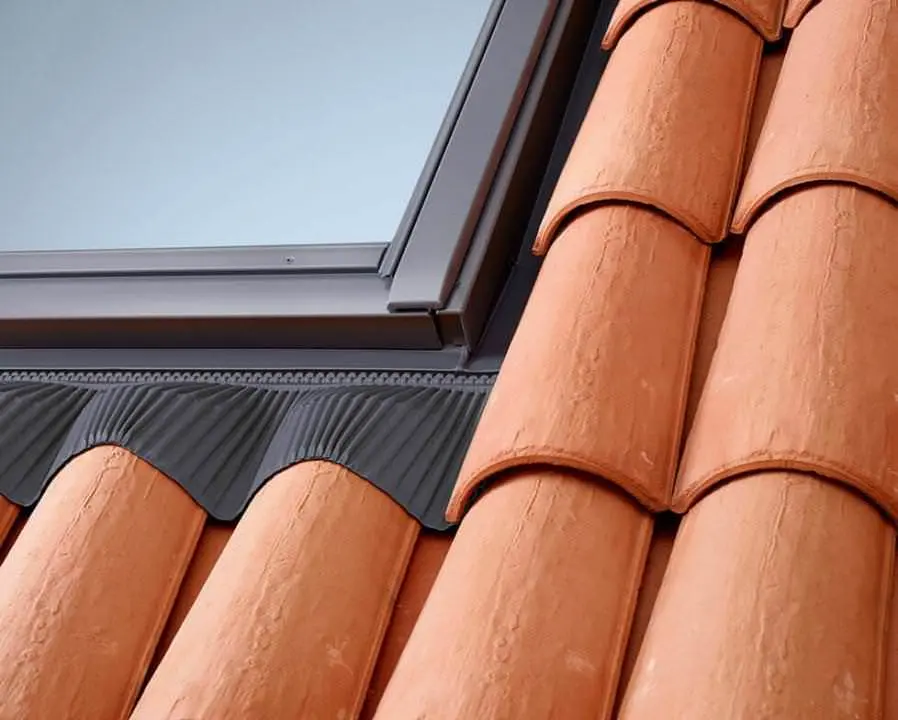 VELUX Kombi-Eindeckrahmen Ziegel hoch/Welle Zusatzelement ab 3 Fenster nebeneinander-EKWCK022002MM