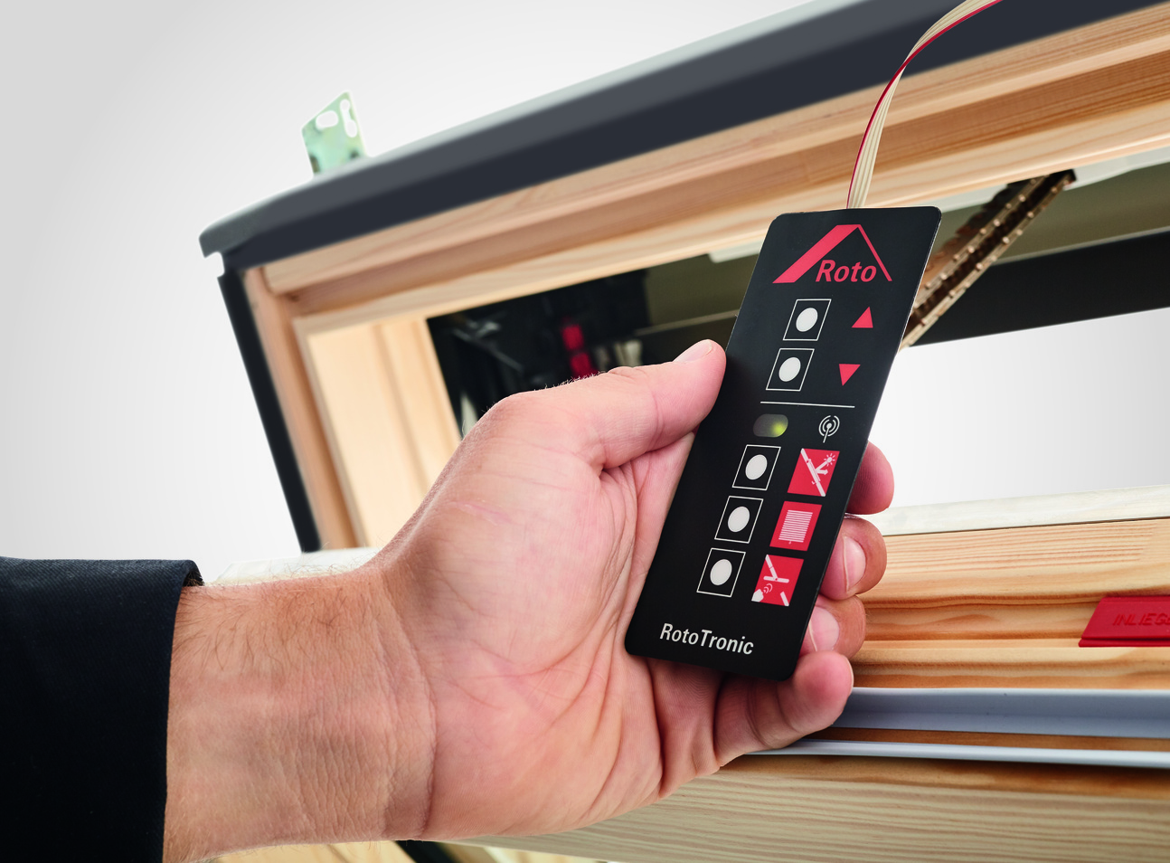 Roto Designo RotoTronic Schwingfenster R6 Holz-807445M Drinnen, Innenarchitektur, Computerausrüstung, Elektronik, Hardware